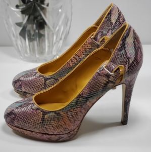 JESSICA SIMPSON MULTI-COLOR SNAKE SKIN PUMPS 8.5